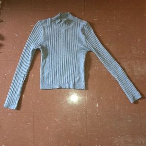 Women’s cropped grey turtle neck